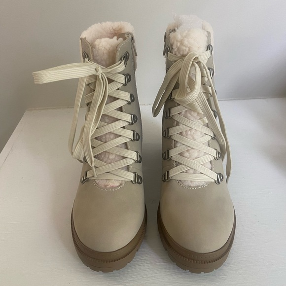 NWT Women’s Coconut lace up lug boots with faux fur detail Winter Boots Booties - Picture 8 of 10